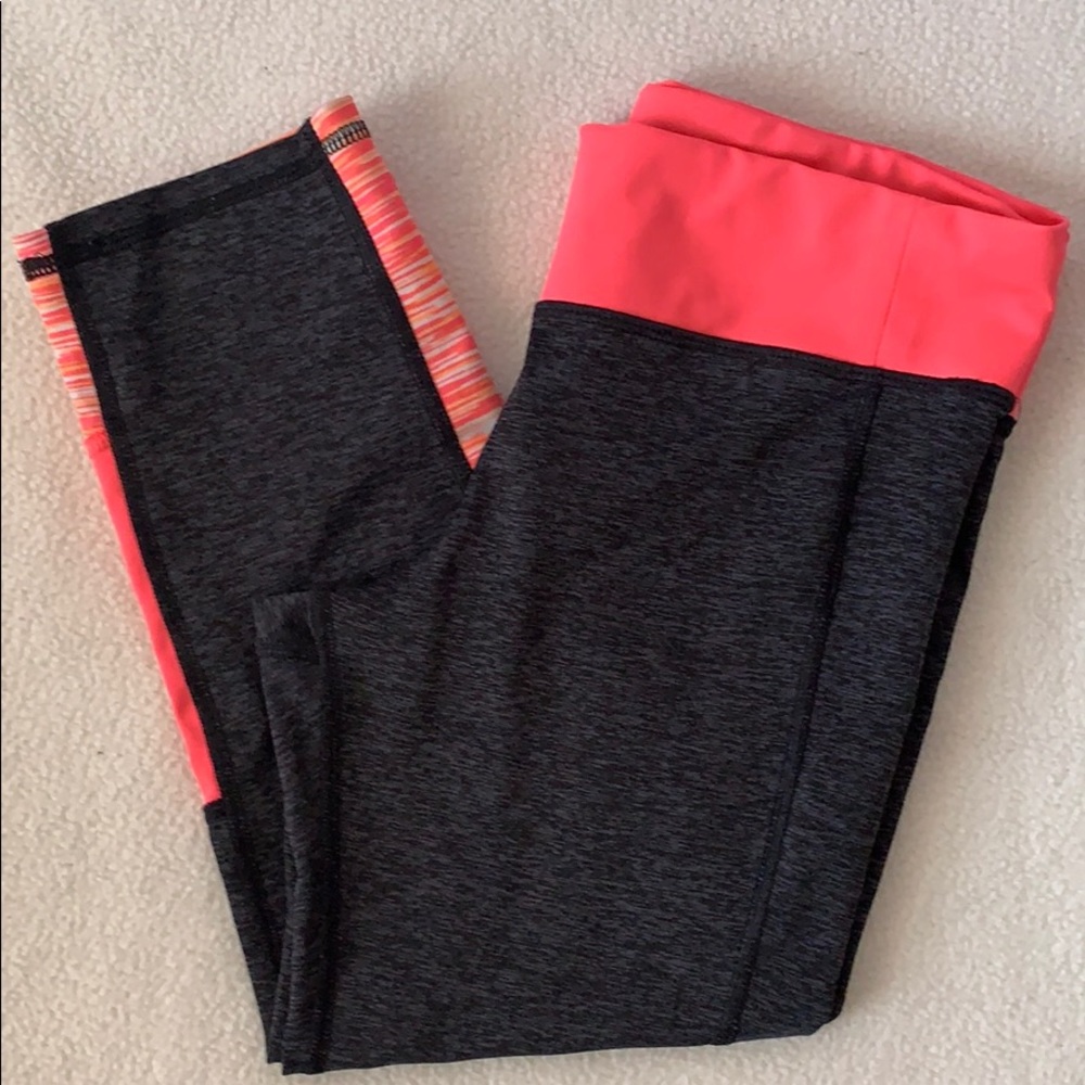Girls Capri Workout Leggings - Picture 3 of 9